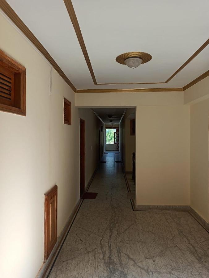 Hotel Prini Inn 마날리 외부 사진